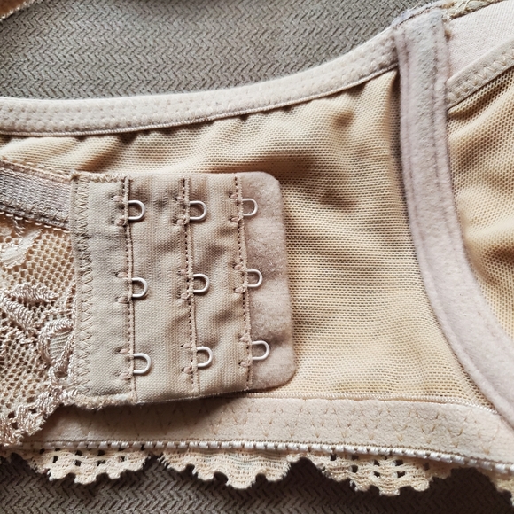 A Pea in the Pod Nude Maternity Nursing Bra 38D - Picture 5 of 9